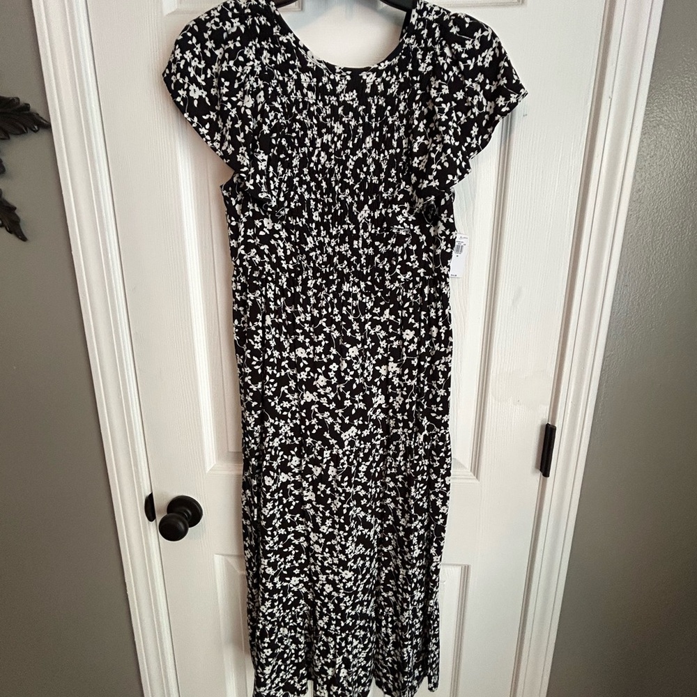 Old Navy Black and White Floral Midi Dress NWT